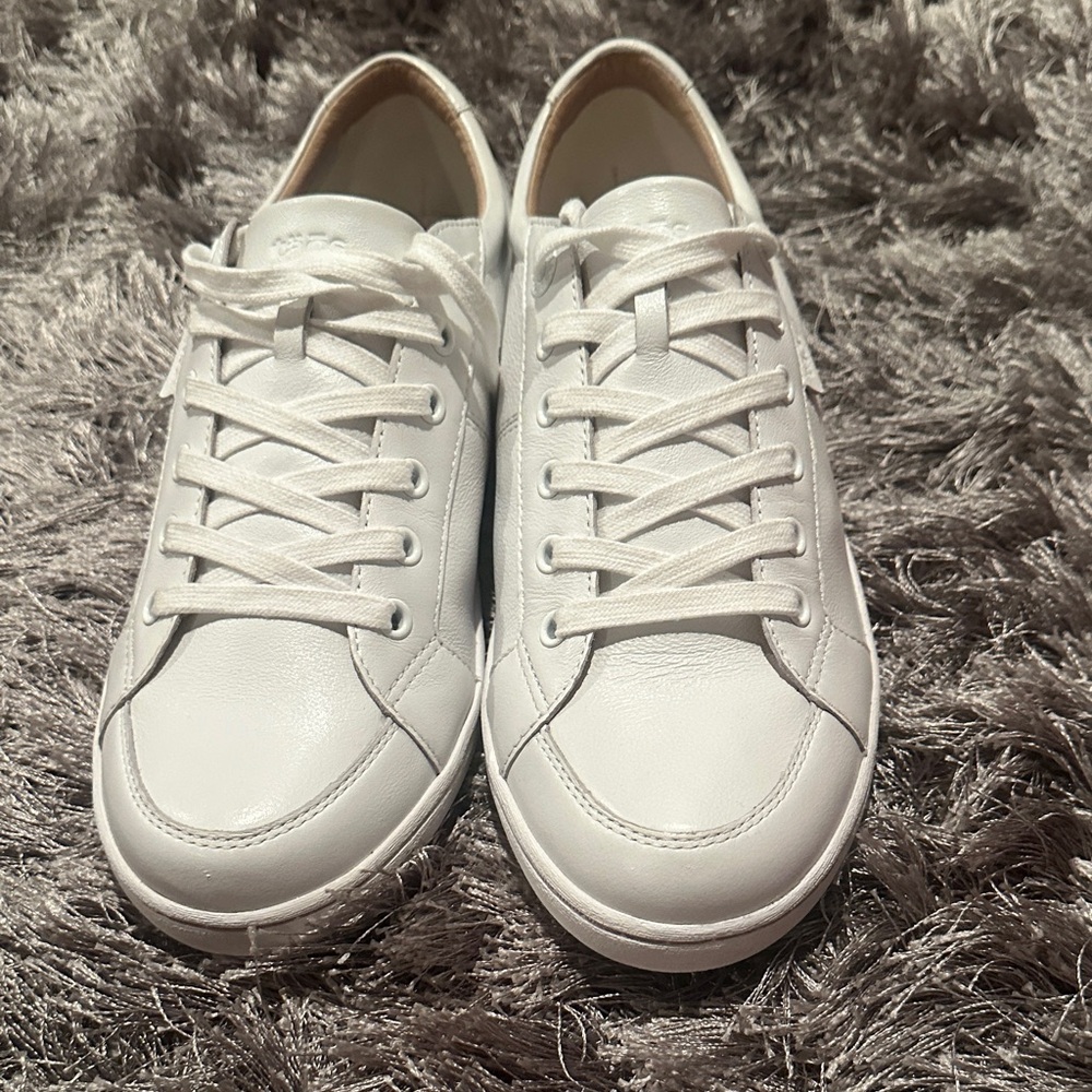 Taos Footwear White Leather Low-Top Sneakers